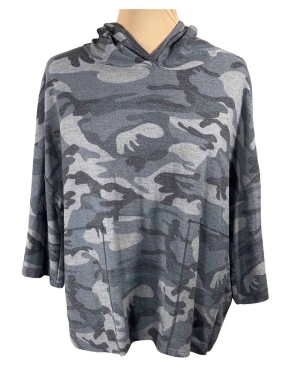 Versona Short Sleeve T-Shirt Hood Size L Large Camo Grey